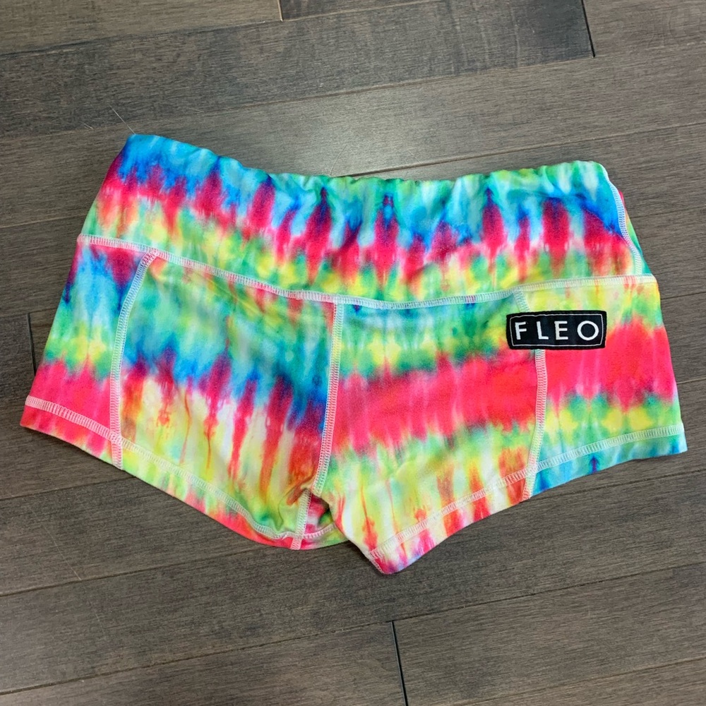 Rainbow Tie Dye Fleo Shorts Women’s S